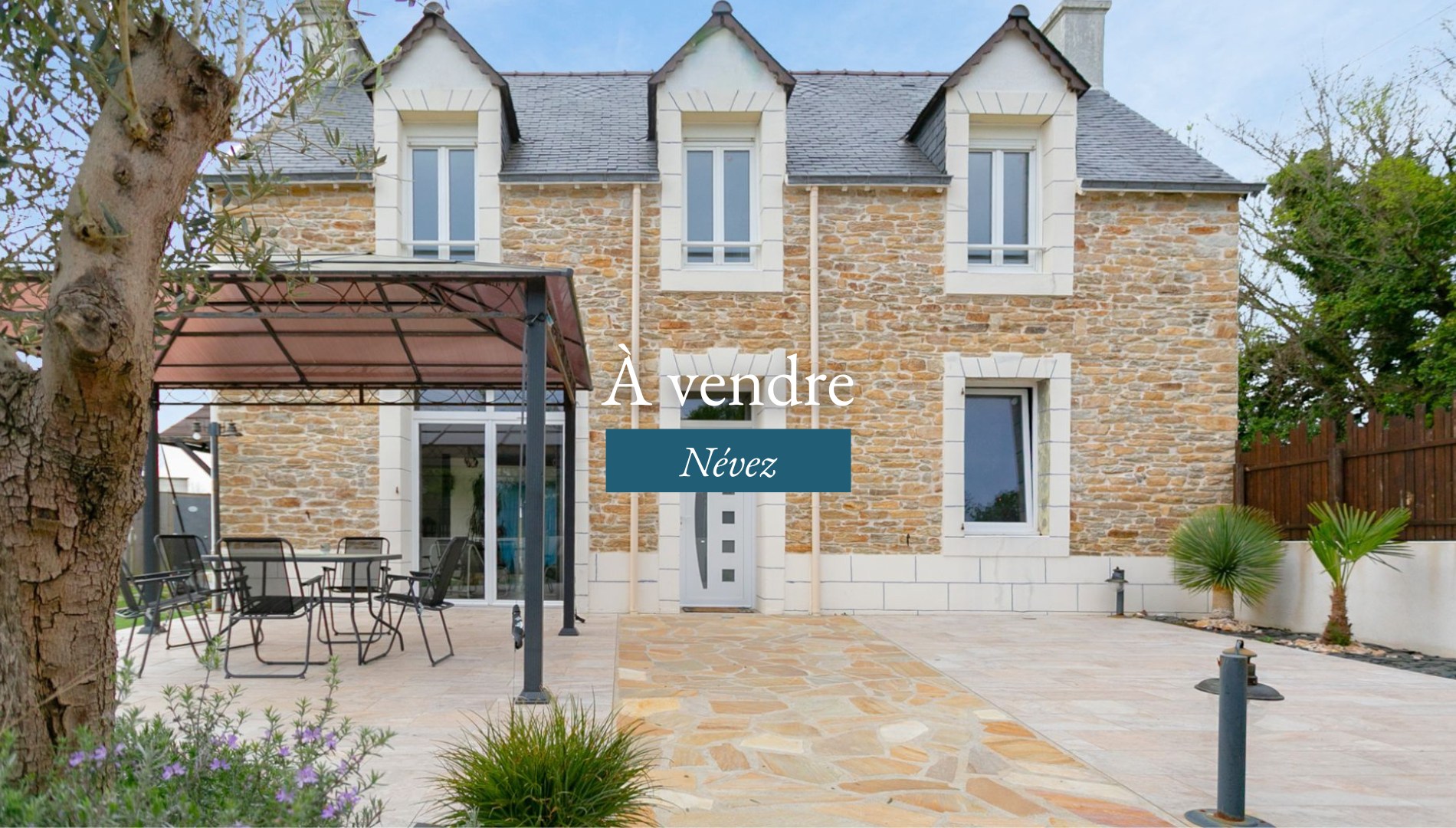 Exclusivité - La plage à pied 🏖

À Névez, découvrez cette belle maison en pierre entièrement rénovée, alliant charme et 